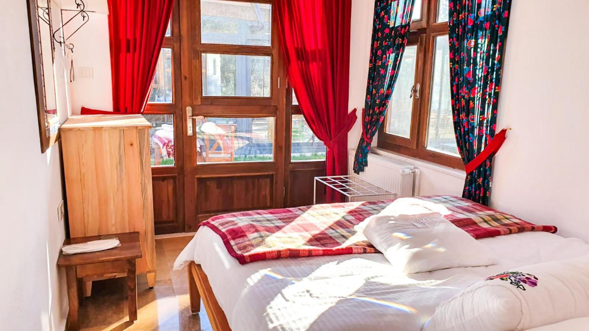 Yiva Kazdaglari Hotel Mehmetalani ภายนอก รูปภาพ